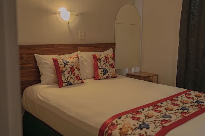 Room 12 of 33