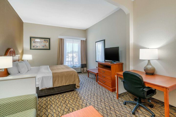1 King Bed (6 of 12)