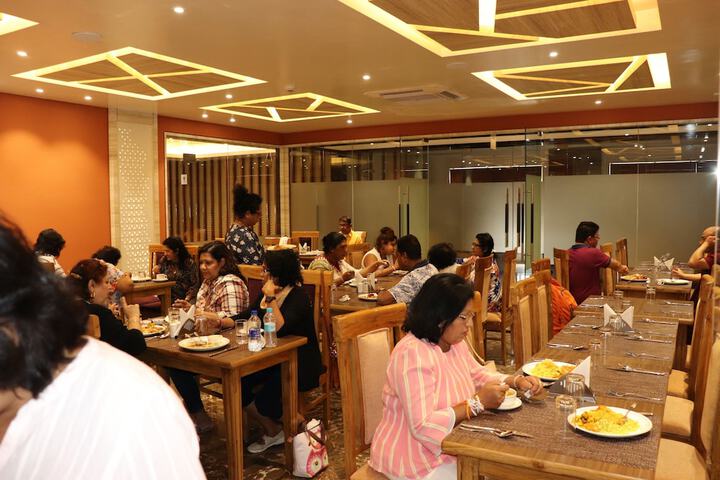 Dining 20 of 36
