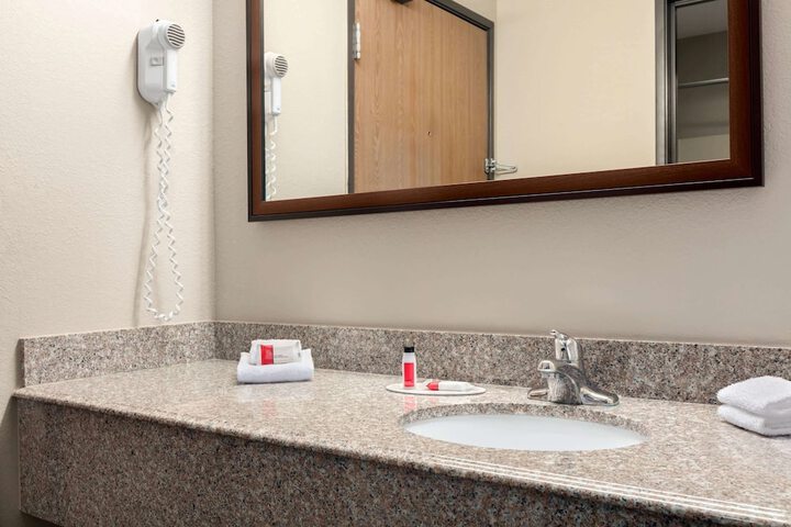 Bathroom sink