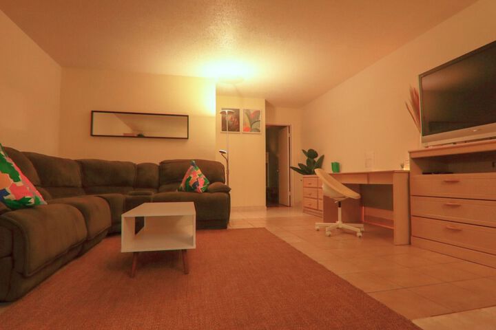 Room 5 of 33