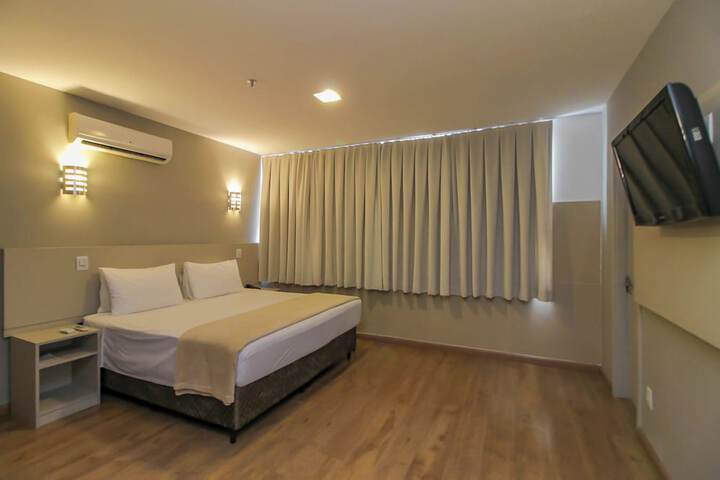 Room 18 of 118
