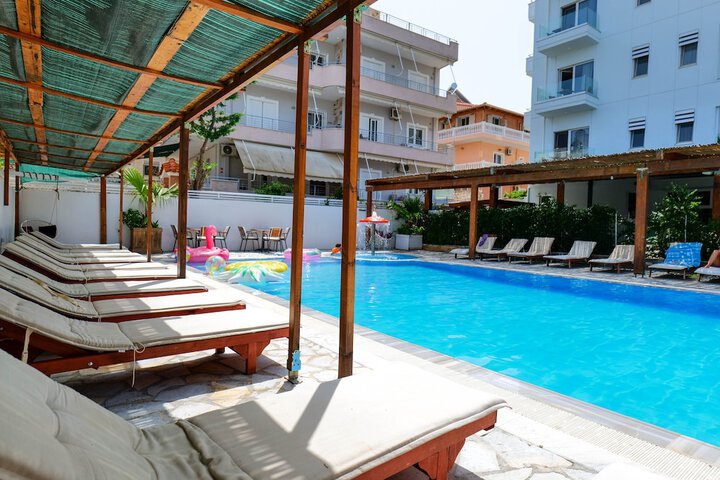 Pool 56 of 104