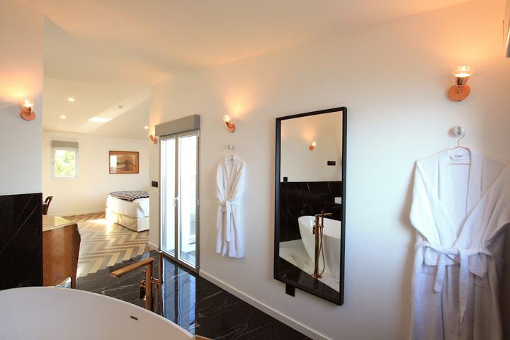 Room 41 of 76