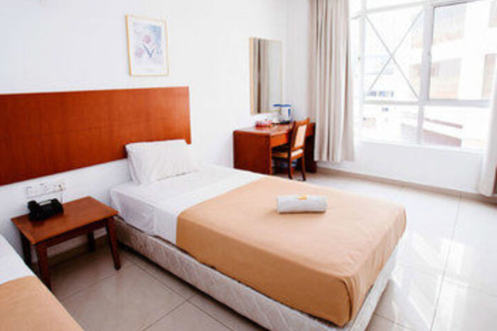 Room 28 of 43