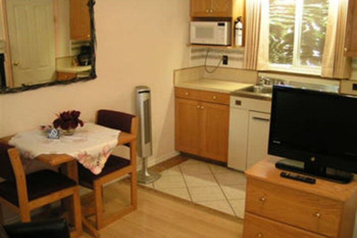 Room 9 of 15