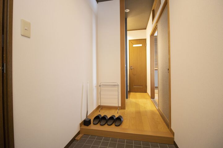 Room 11 of 34