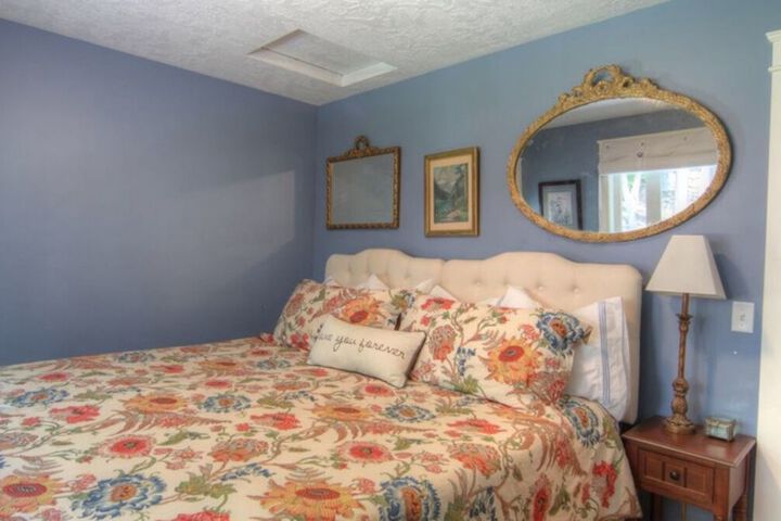 Room 2 of 16