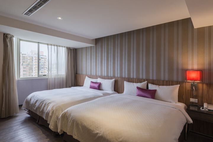 Room 21 of 40