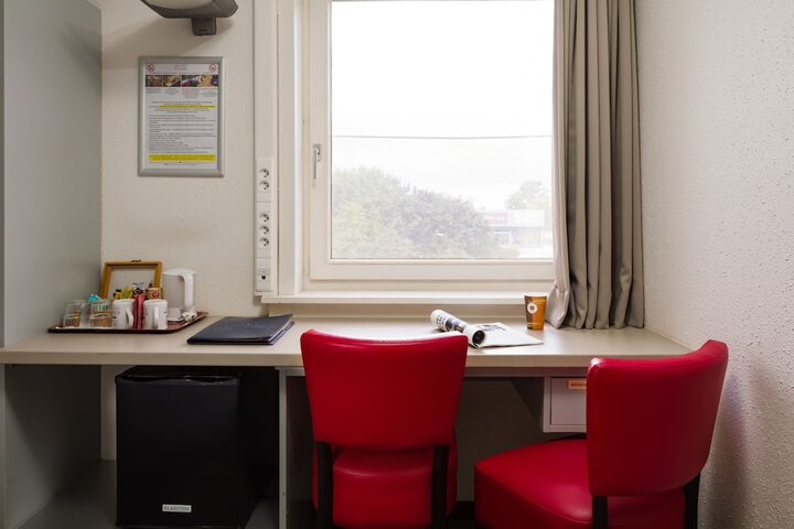 Room 7 of 39