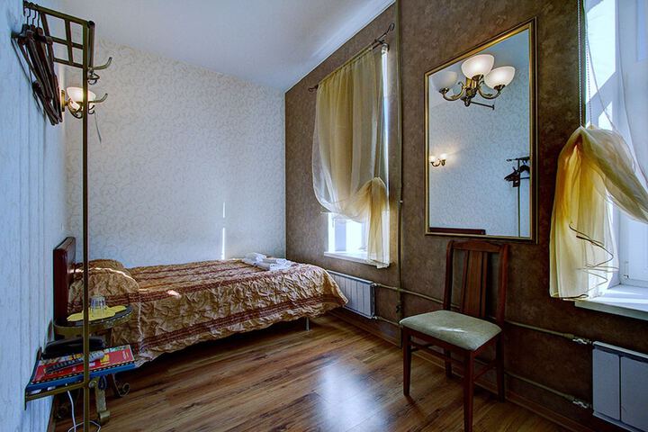 Room 8 of 37