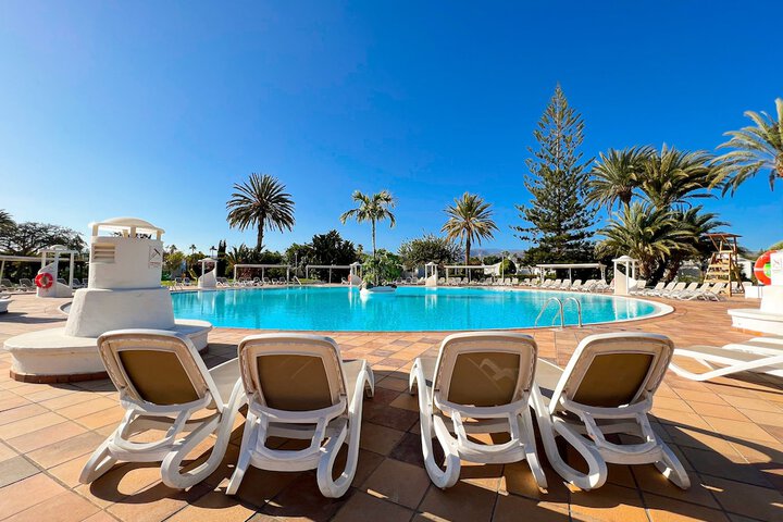 Pools & Facilities