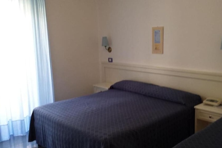 Room 14 of 61