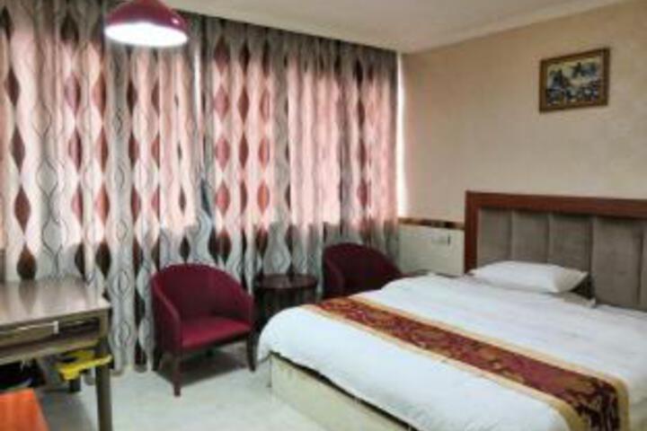 Room 4 of 6