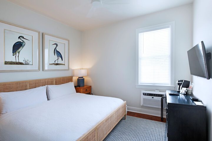 Room 11 of 30