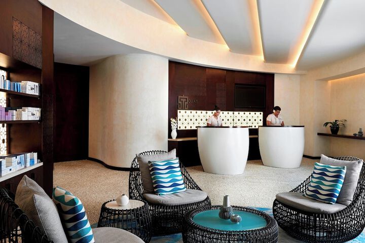 Lounge 102 of 151