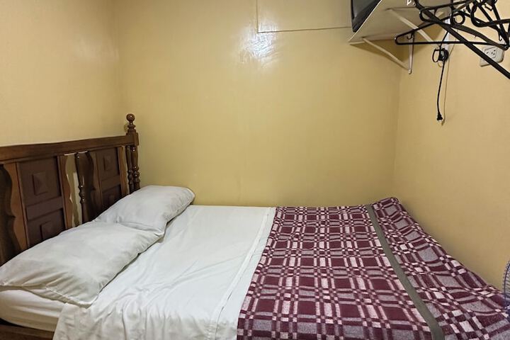 Room 10 of 31