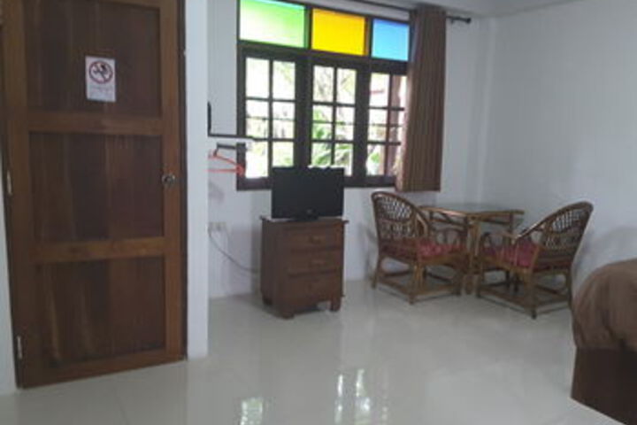 Room 25 of 40