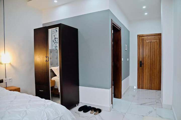 Room 5 of 19