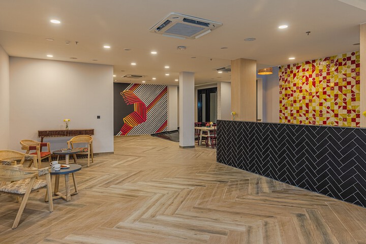 Hotel Interior 4 of 32