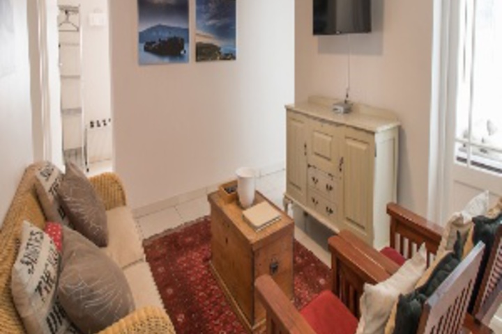 Room 213 of 648