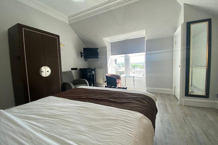Room 30 of 86