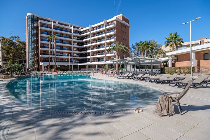 Pools & Facilities
