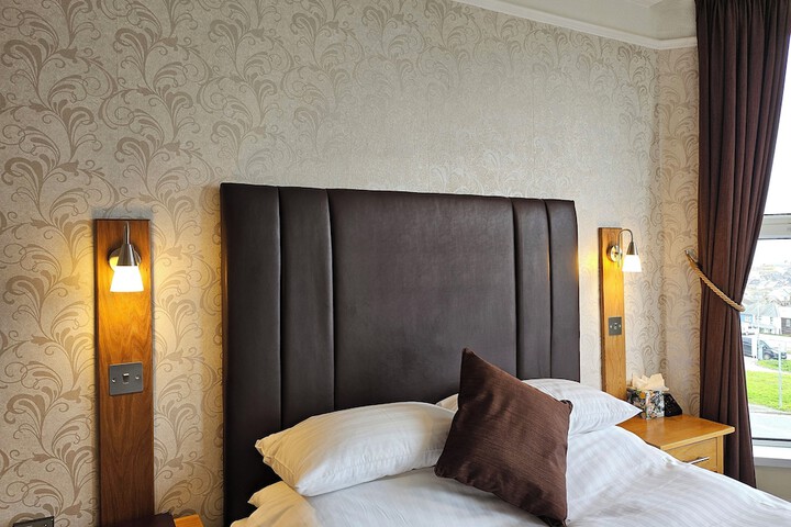 Room 25 of 86