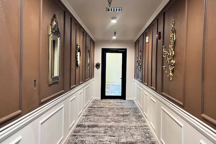 Ballroom/Hall 36 of 42