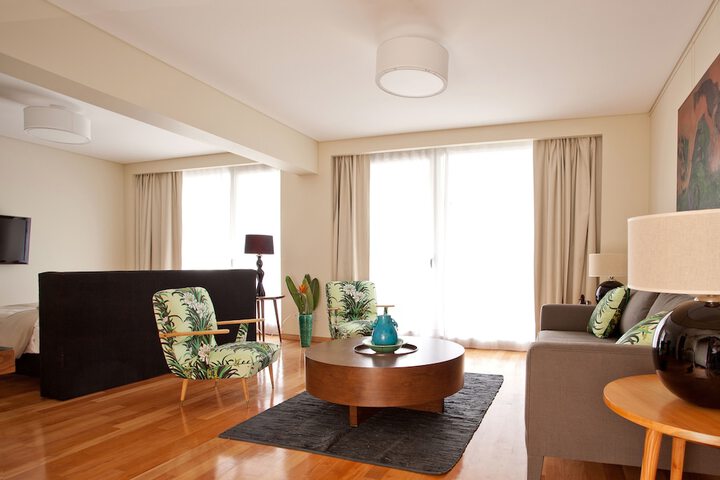 Room 15 of 28