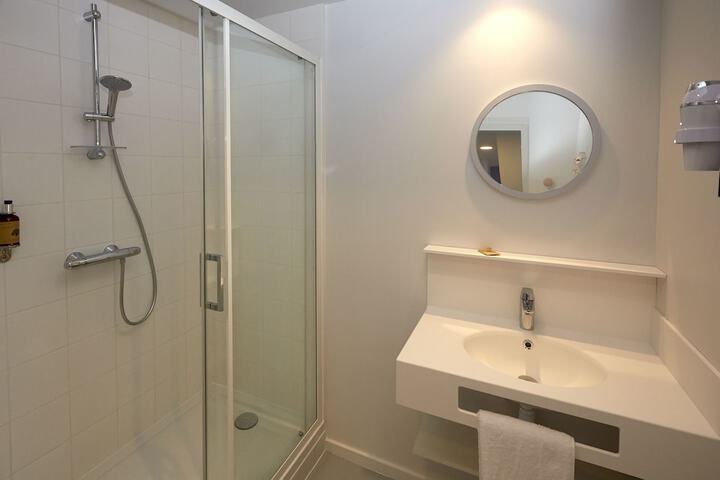 Room 19 of 32