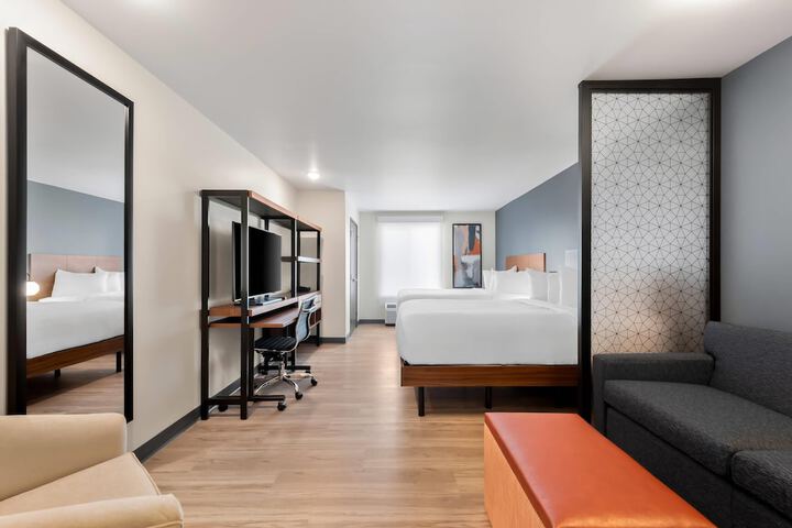 Room 16 of 44
