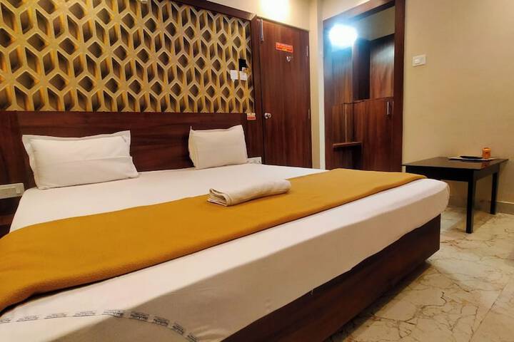 Room 16 of 27