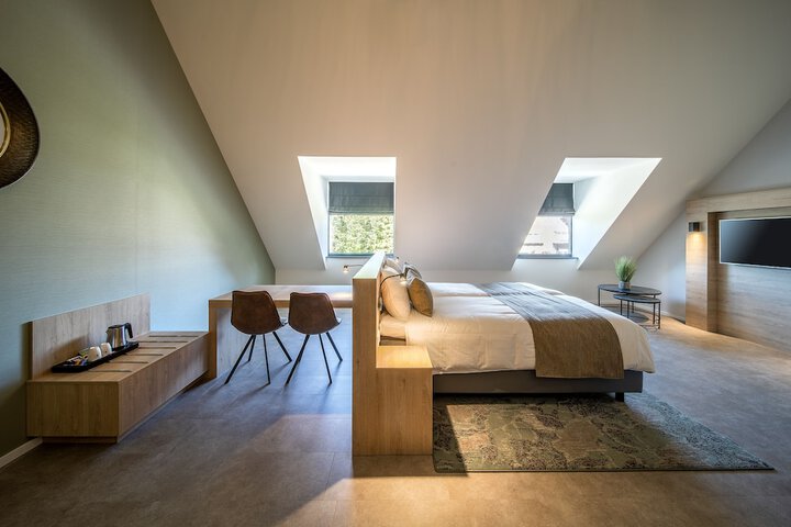 Room 3 of 41