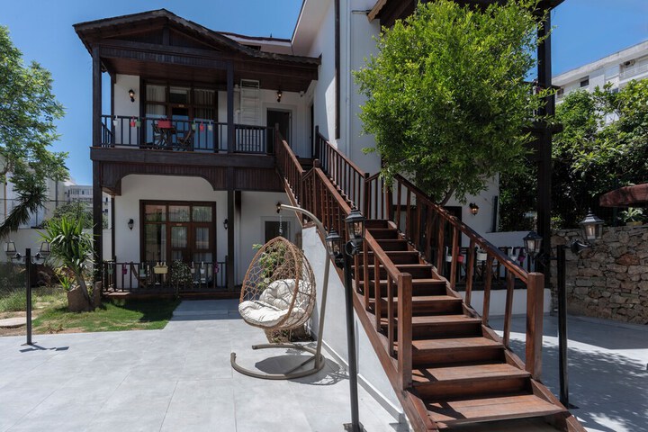 Hotel Exterior 126 of 130