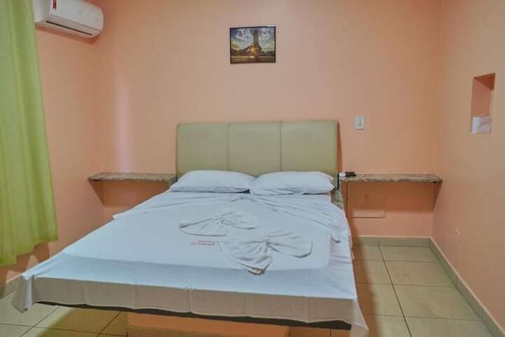 Room 6 of 14