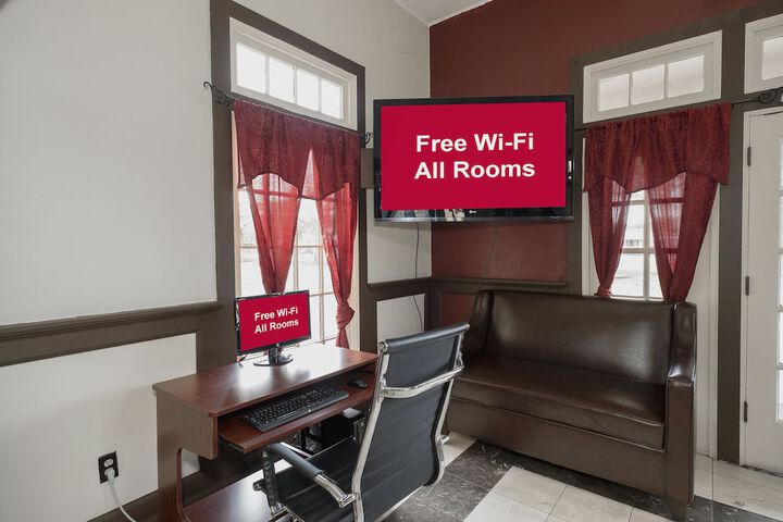 Business Center 32 of 35