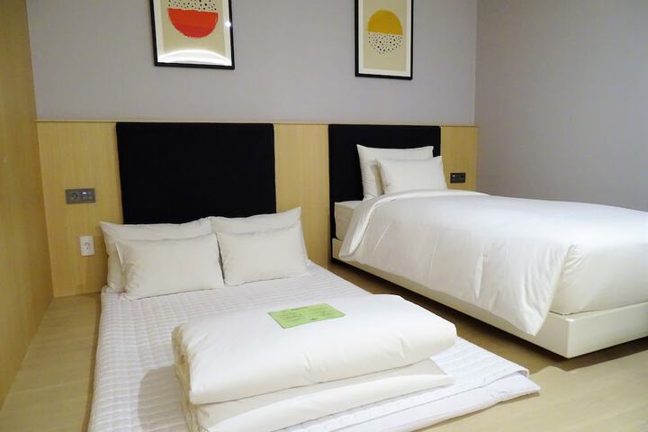 Room 65 of 219