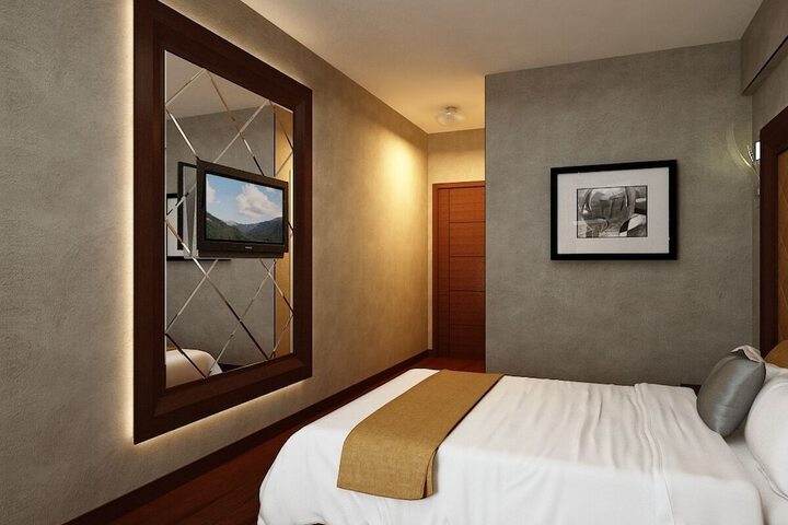 Room 4 of 93