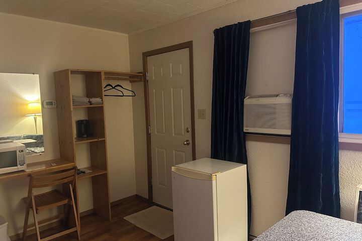 Room 28 of 44