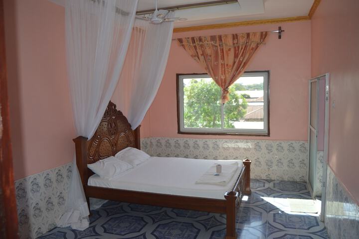 Room 6 of 32