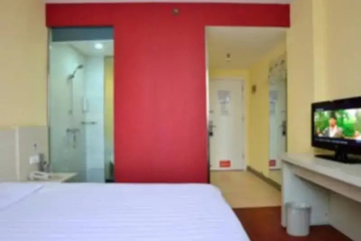 Room 4 of 5
