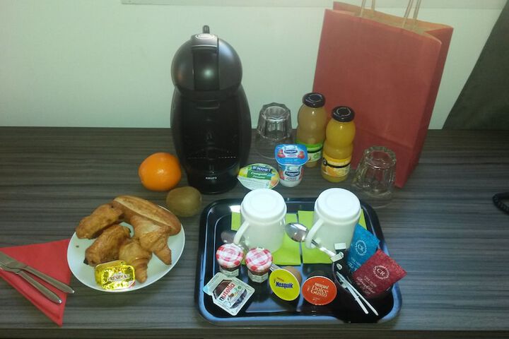 Breakfast/Coffee Service 34 of 37