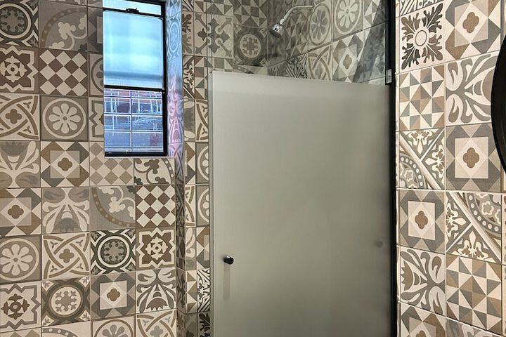 Room 68 of 85