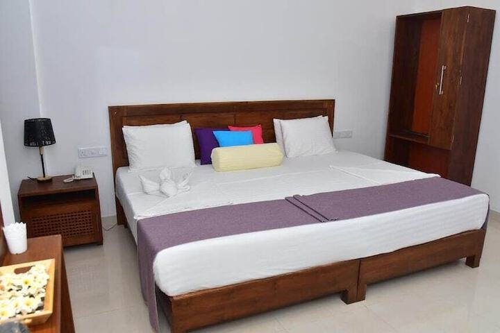 Room 10 of 62