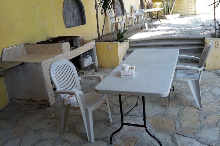 Dining 8 of 10
