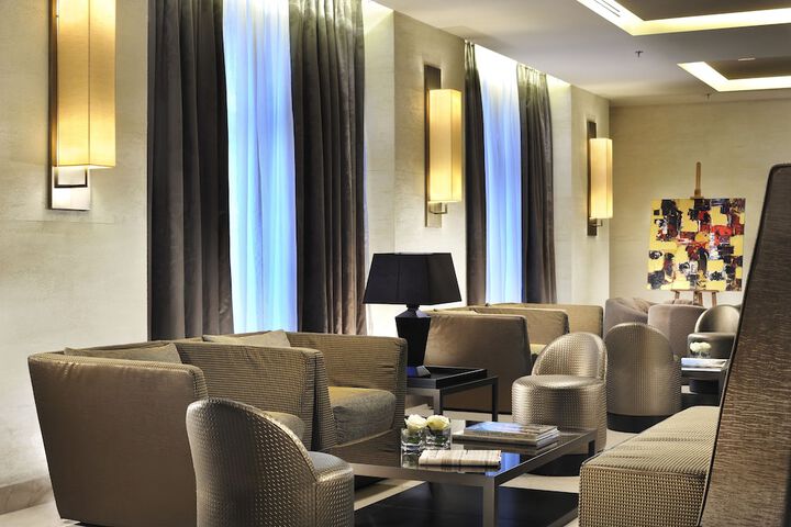 Lounge 57 of 72