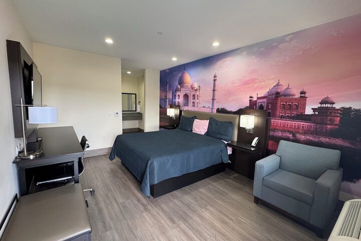 Room 8 of 26