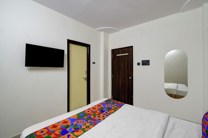 Room 10 of 24