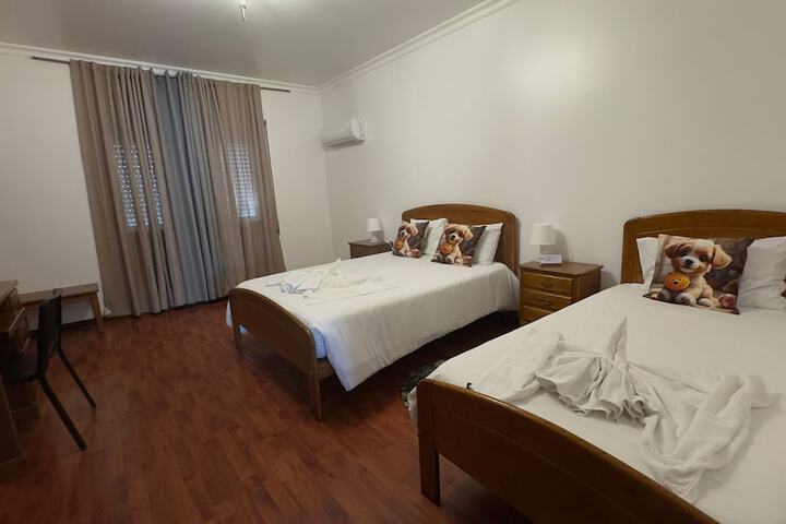 Room 6 of 13